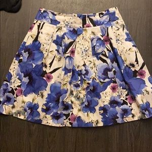 White House Black Market floral skirt size 4